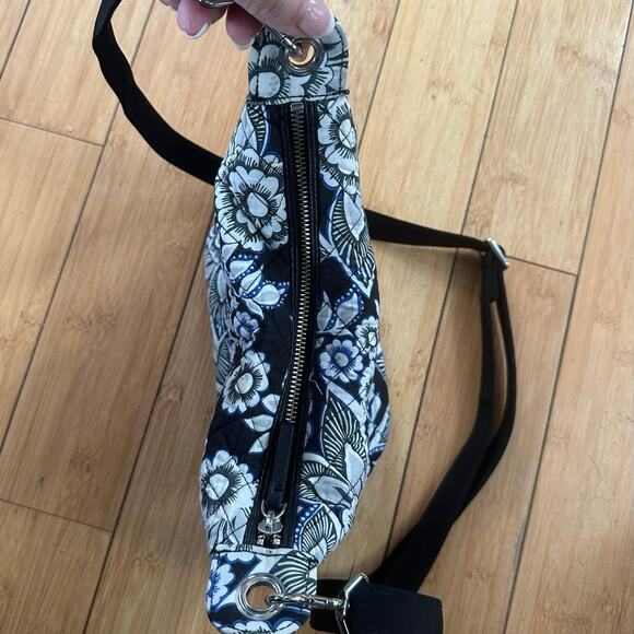 Vera Bradley Carson Hobo Purse in Snow Lotus - Picture 7 of 8